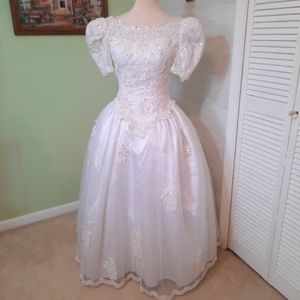 Vintage Jasmine lace sequin pearl white chiffon wedding gown dress sz 4